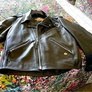 Harley-Davidson black leather jacket, men’s size regular Large. EUC